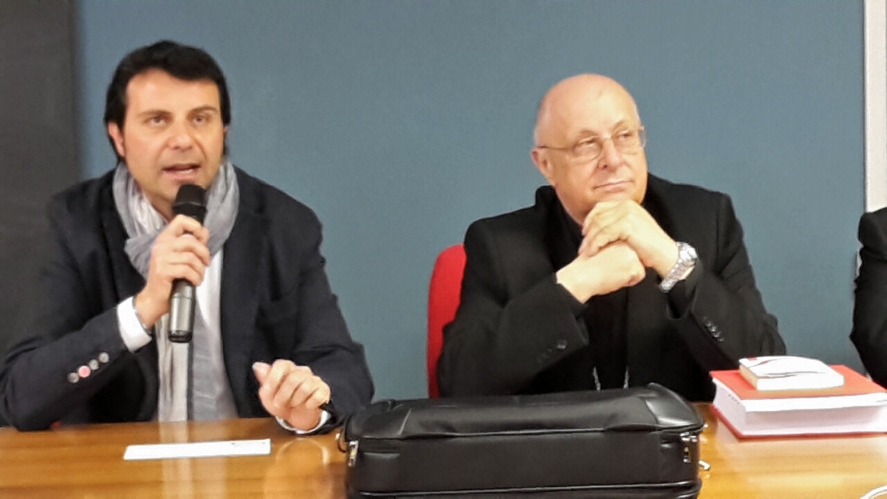 (da sx verso dx) Il professor Giuseppe Falanga e Monsignor Marcello Bartolucci