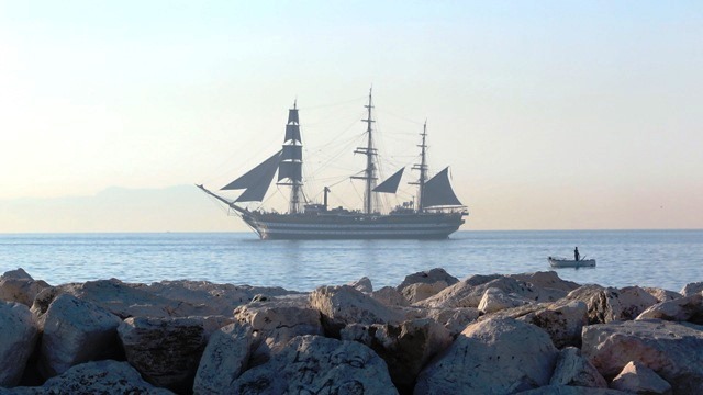 Nave Amerigo Vespucci a Napoli per gli Stati Generali del Mare